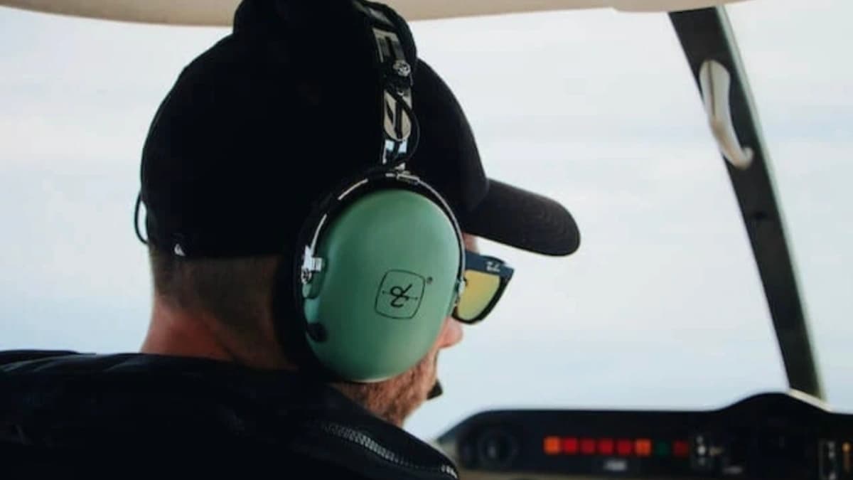 كلمات السر في قمرة القيادة: ماذا تعني «روجر» و«ويلكو» في لغة الطيارين؟