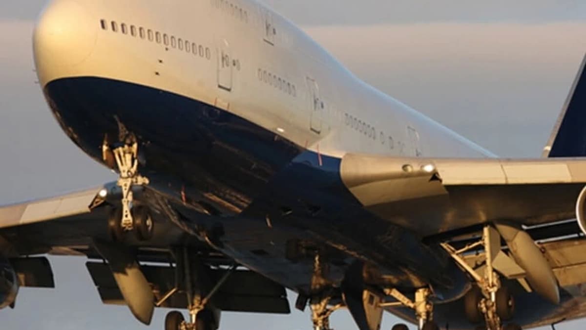 كيف تتوازن الطائرة في الهواء؟ أسرار القوى والتحكم لضمان رحلة آمنة