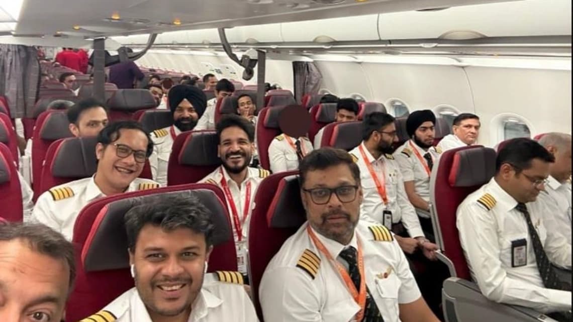 رحلة استثنائية من مطار دبي الدولي تحمل 100 طيار هندي وسط قيود المجال الجوي بالشرق الأوسط