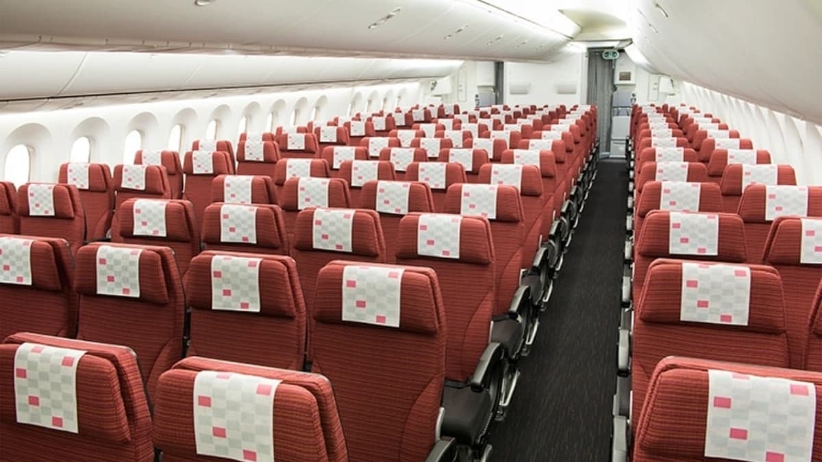 مقاعد الدرجة السياحية على الخطوط الجوية اليابانية 