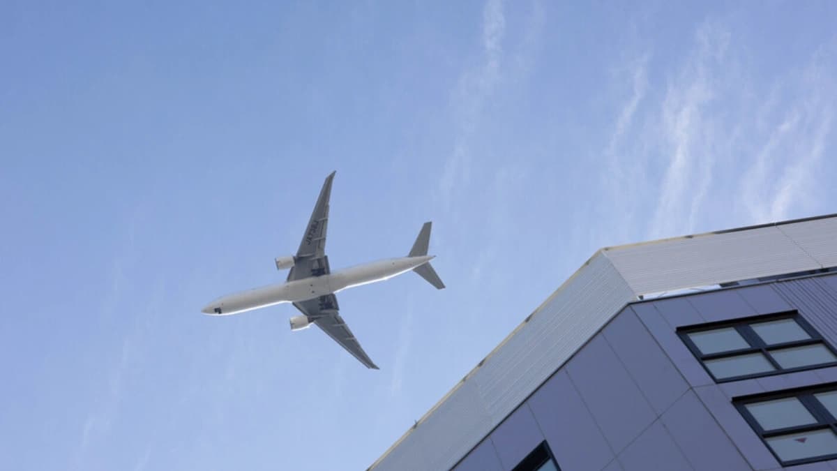 هل ستنتهي أزمة وقود الطائرات عند فتح مضيق هرمز؟ 