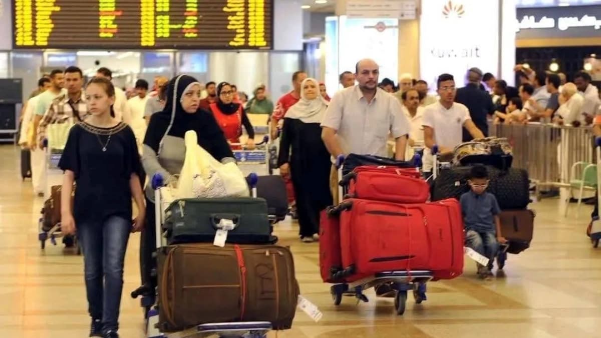 صورة توثق حركة المسافر بين مطار الكويت والقاهرة قبل الأحداث الأخيرة 