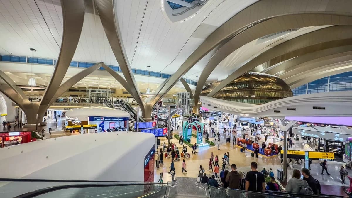 حركة الطيران في مطارات الإمارات؟ الغاء محدود للرحلات المتجهة إلى السعودية والكويت