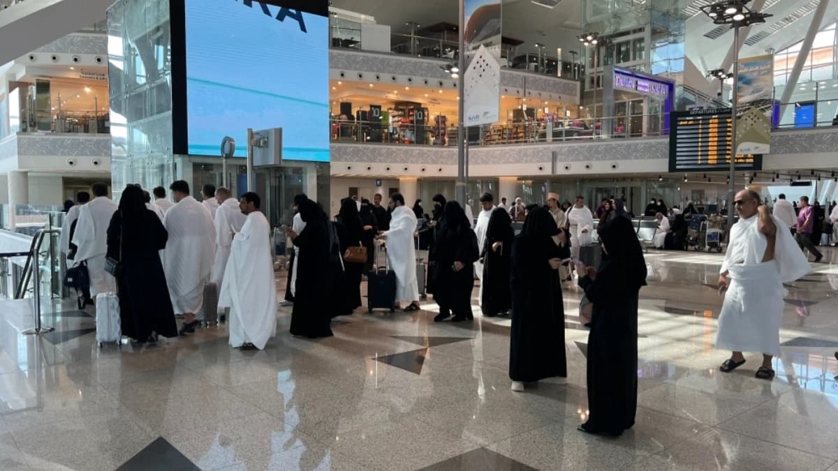 مطار جدة يعمل بشكل طبيعي ويستقبل رحلات العمرة القادمة من مصر