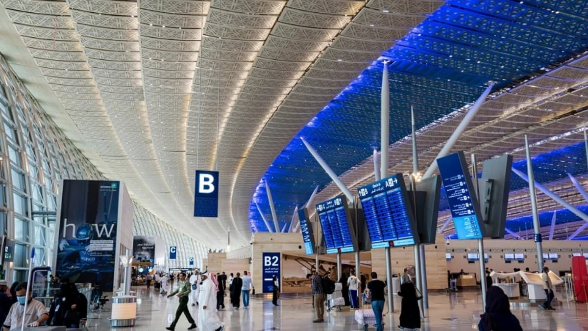 هل مطار جدة شغال اليوم؟ آخر تحديث لحالة الرحلات في مطار الملك عبدالعزيز