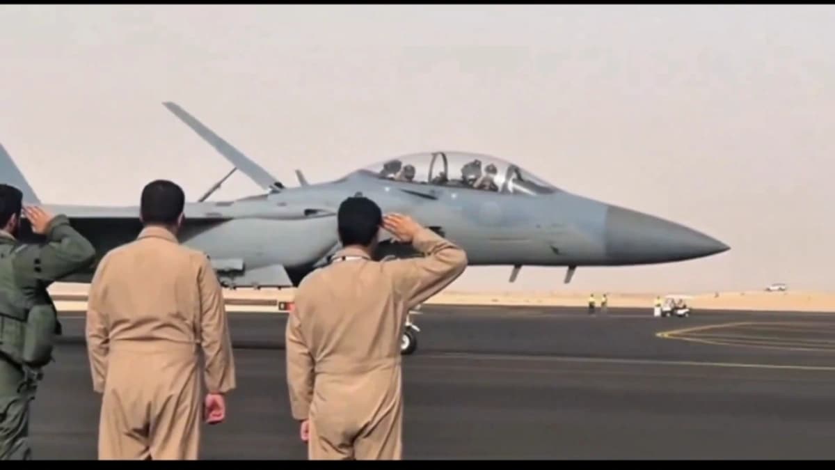 الصورة لنموذج طائرة F-35 في معرض الدفاع العالمي في السعودية