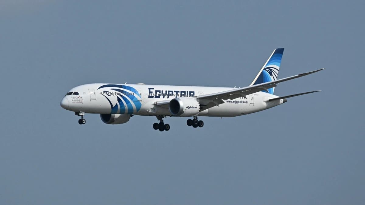 مصر للطيران تقلل رحلاتها إلى دبي