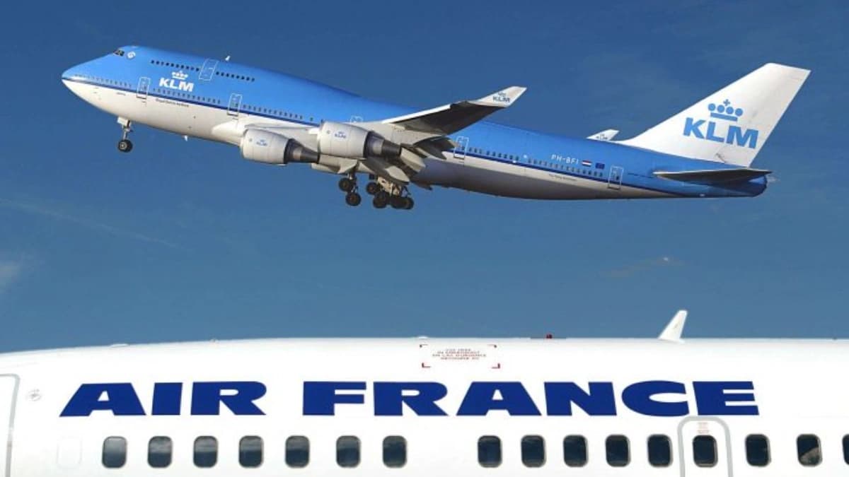 طائرة تابعة لشركة طيران "إير فرانس كيه.إل.إم" الهولندية التي قررت إلغاء 160 رحلة الشهر المقبل بسبب ارتفاع أسعار الوقود